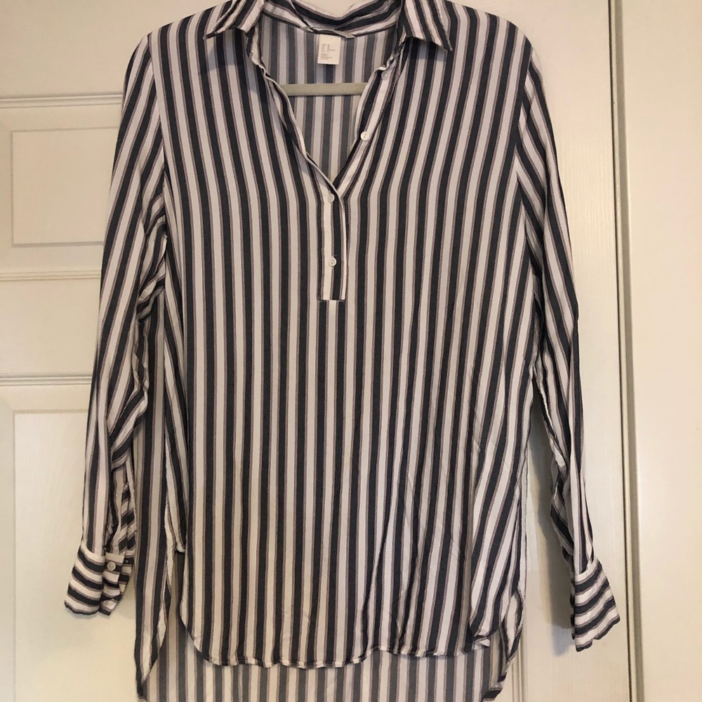 Women’s blouse size medium
